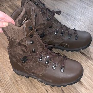 Altberg jungle hiking boots